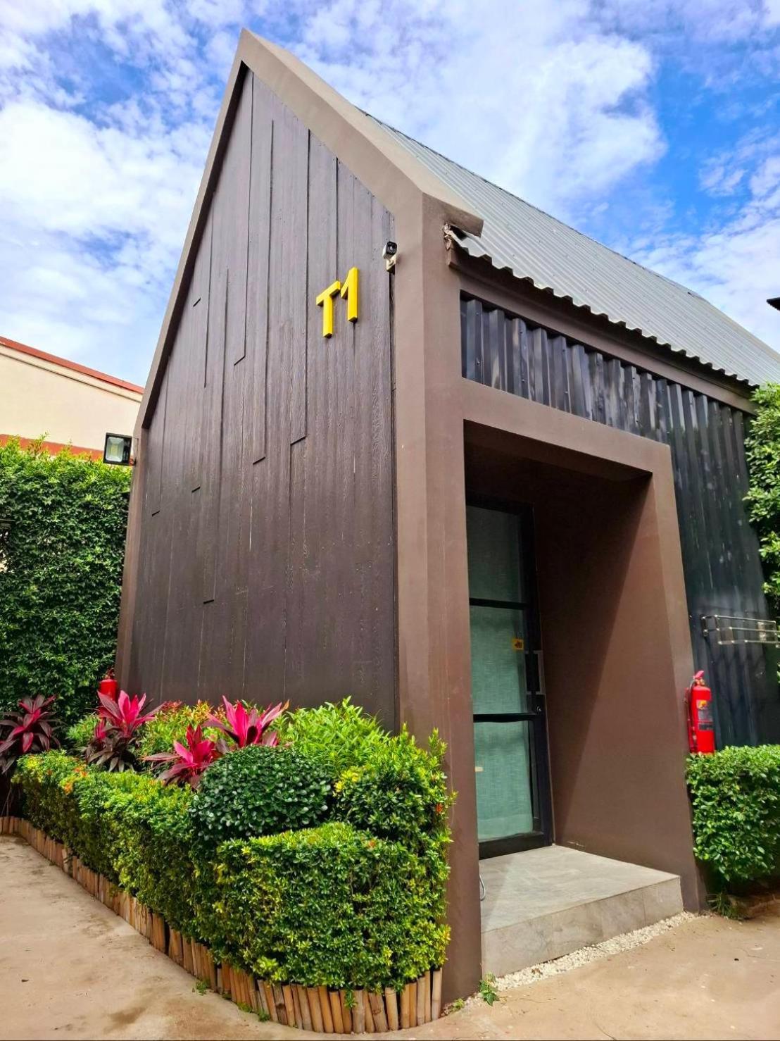 Sawasdee​ Buriram​ Resort Экстерьер фото