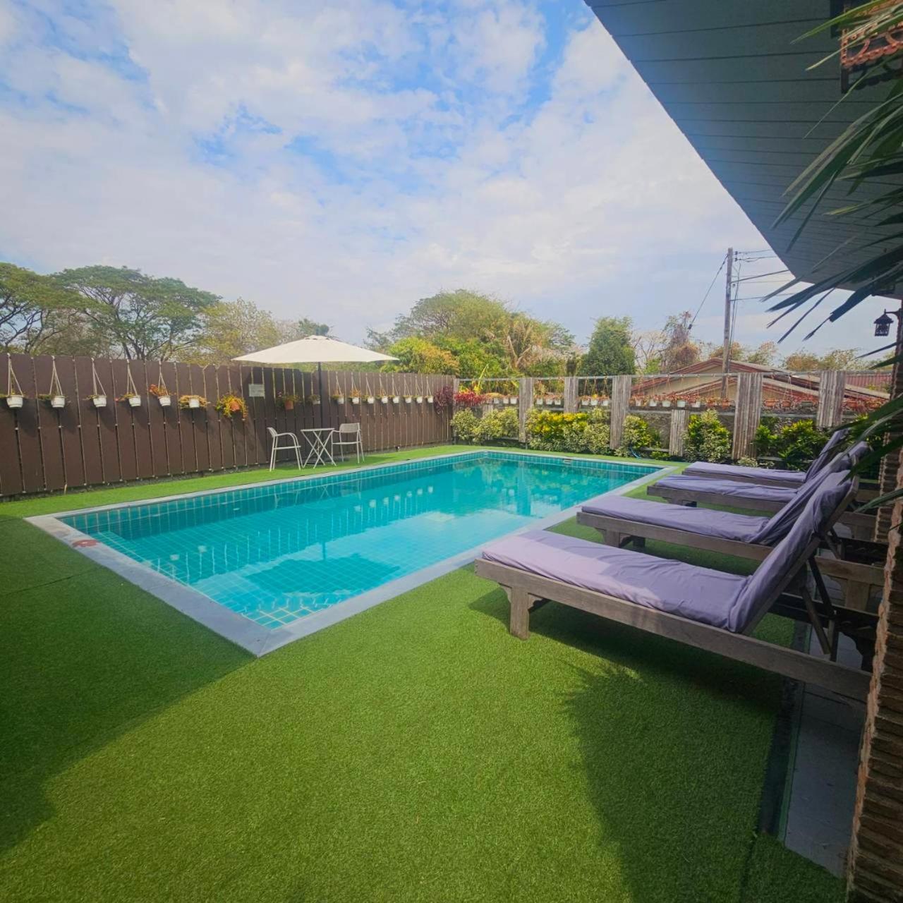 Sawasdee​ Buriram​ Resort Экстерьер фото